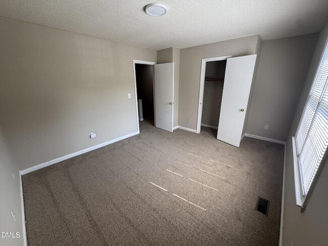 Photo - 2910 Faversham Pl