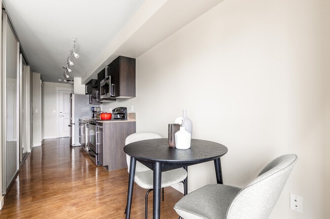 Photo - 215 10th Ave E Unit ID1915A