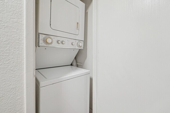 In-unit washer and dryer - Avalon Mountain View