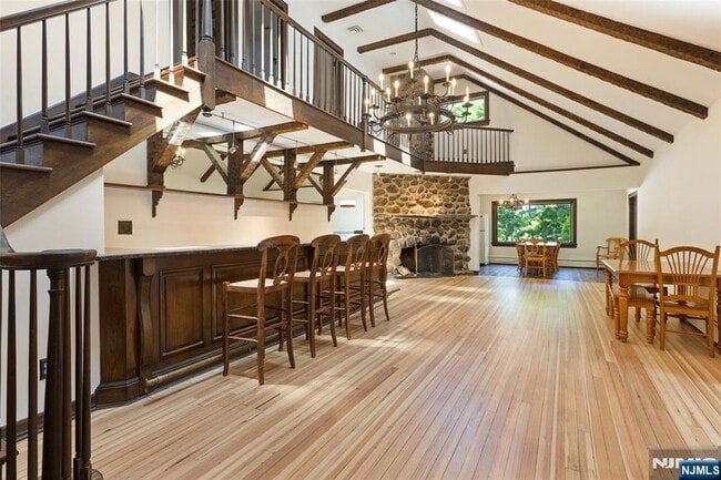 Photo - 8 Crosby Ln