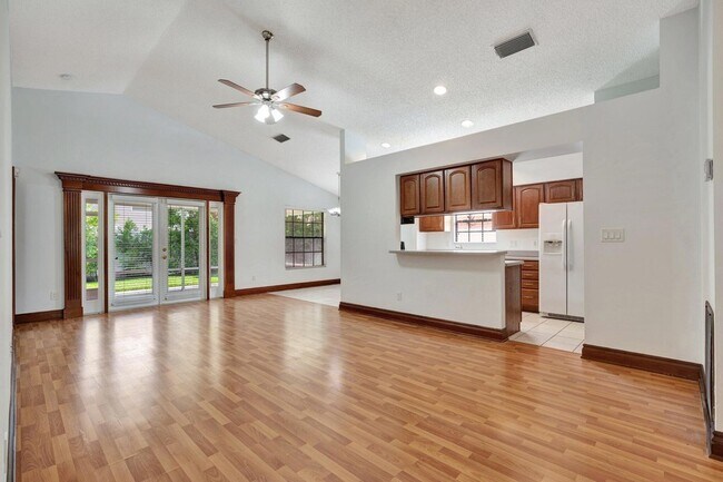 Photo - 6149 Foster St