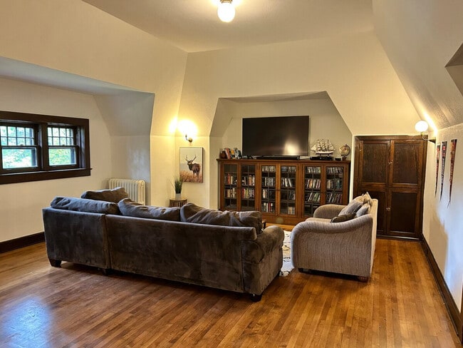 Photo - 3085 Fairmount Blvd Unit ID1057685P