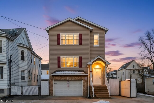 Photo - 110-PT112 Redwood Ave