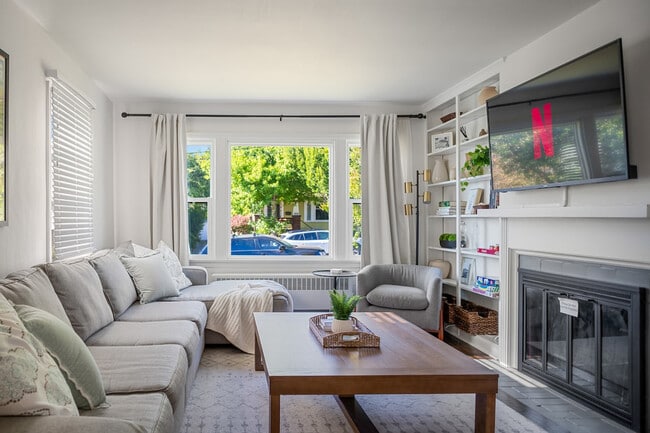 Building Photo - 1837 N 52nd St Unit SI FL1-ID1607369P