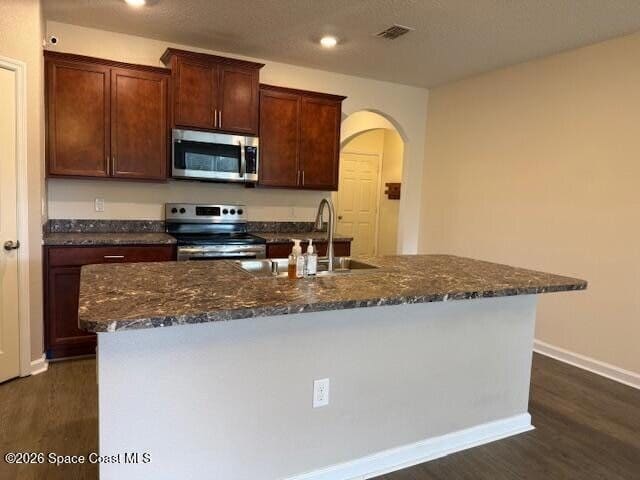 Photo - 323 Moray Dr