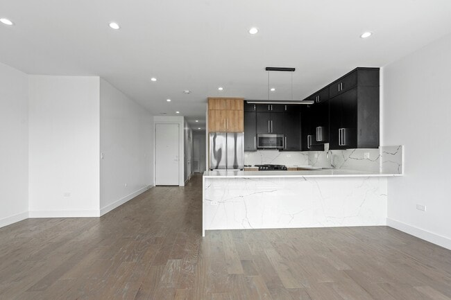 Photo - 3008 W Belmont Ave Unit 3