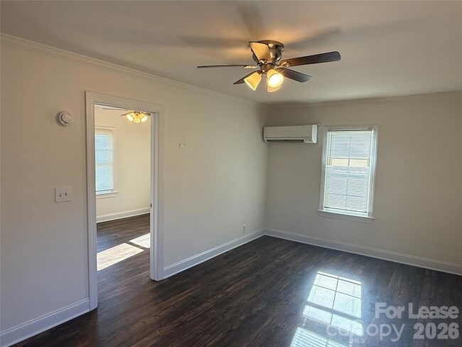 Photo - 2203 Highland St