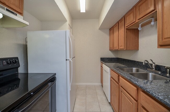 Photo - 2121 Fountain View Dr Unit 50