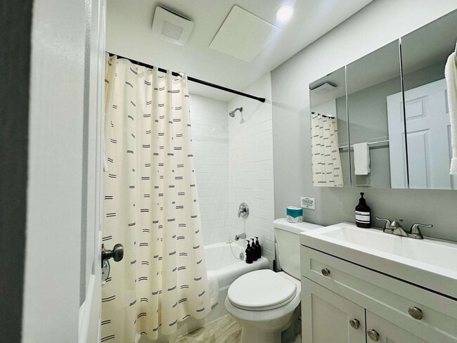 Photo - 3161 N Cambridge Ave Unit ID1042057P