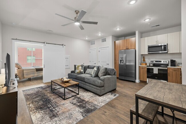 Photo - 641 Division St Unit SI ID1627740P