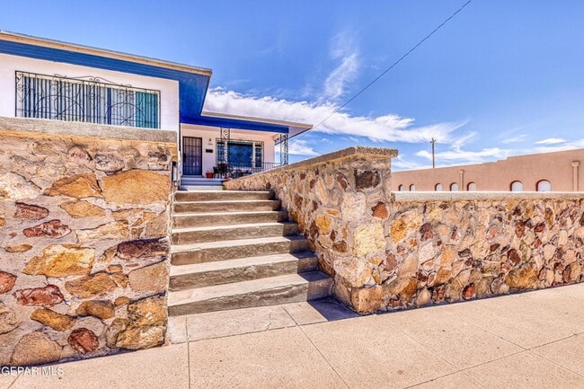 Photo - 1300 Randolph Dr