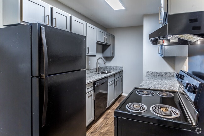 1 BR, 1 BA - 685SF - z-120125-The Callaway