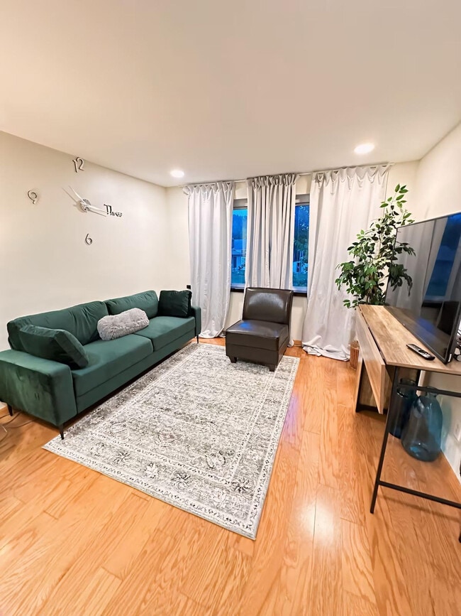 Building Photo - 5847 Sunshine Dr Unit SI ID1490321P