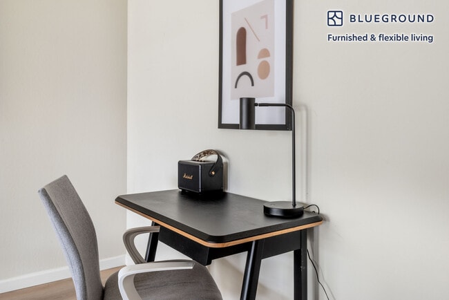 Photo - 837 Cowper St Unit FL2-ID1381