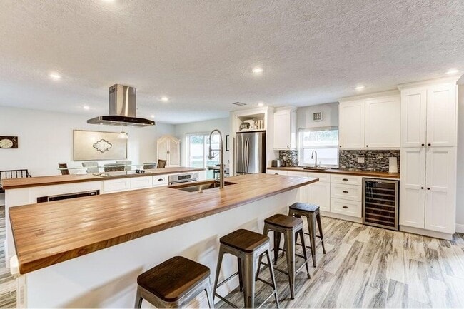 Photo - 2594 Marcinski Rd