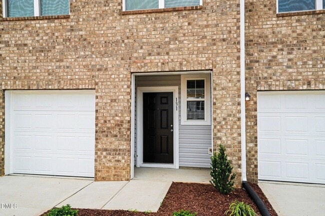 Photo - 131 S Meyers Ct
