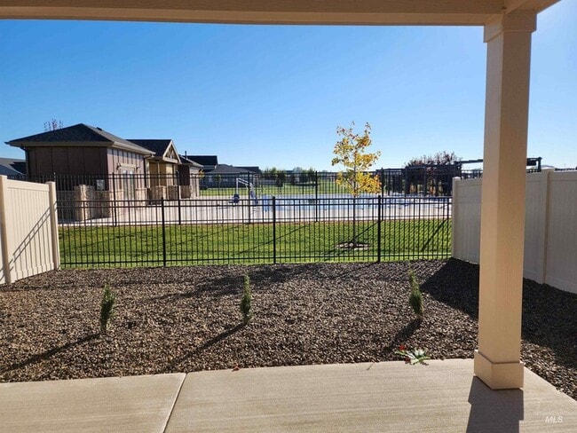 Photo - 350 N Lagrasse Ln