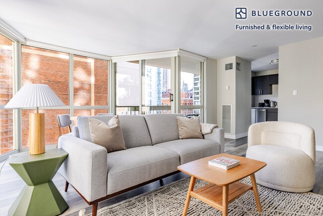 Photo - 1 E Delaware Pl Unit FL14-ID1359