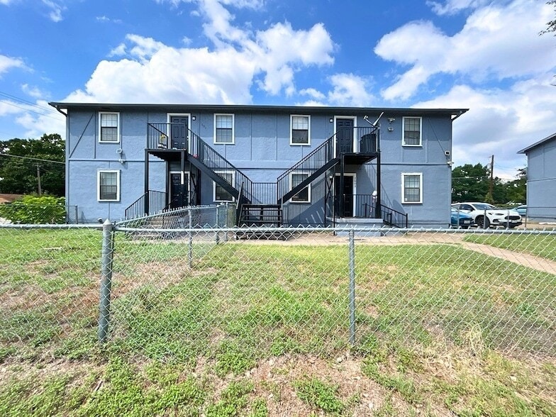 Photo - 1615 Voirin Rd