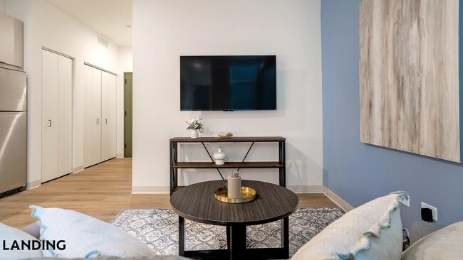 Photo - 1529 N Fremont St Unit 215