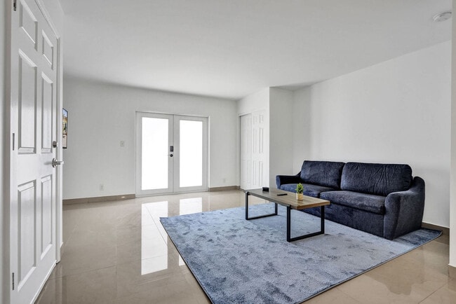 Photo - 905 N Federal Hwy Unit SI ID1504069P