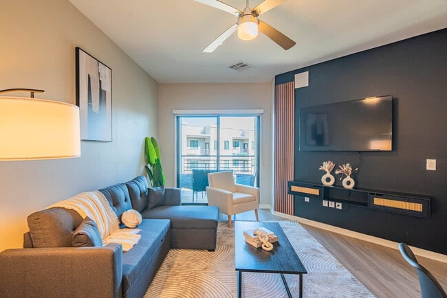 Building Photo - 777 E Stella Ln Unit ID1263044P