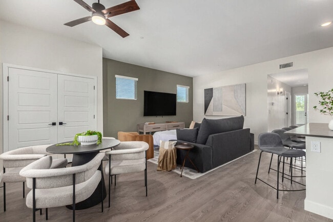 Building Photo - 6249 E Pinnacle Vista Dr Unit SI ID1558699P