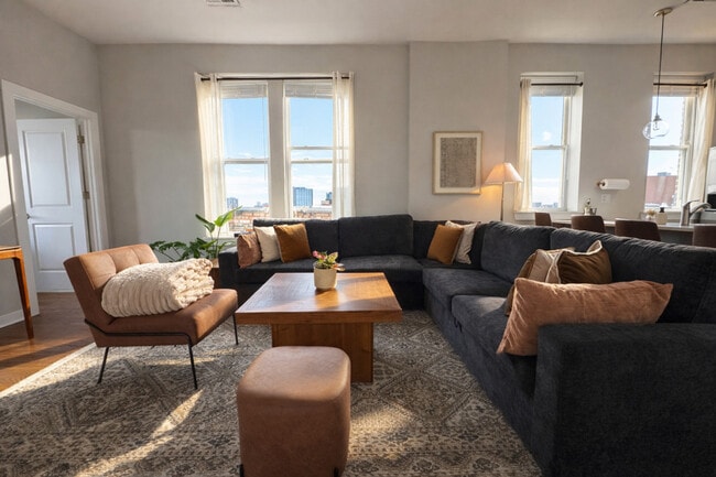 Building Photo - 736 N Throop St Unit SI ID1494909P