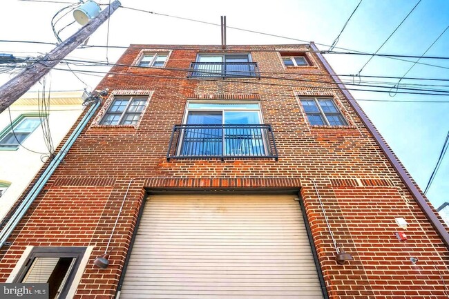 Building Photo - 207 Rector St