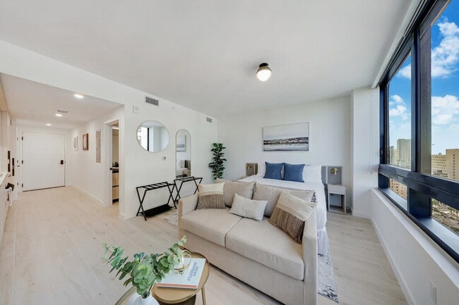 Building Photo - 36 NE 2nd St Unit SI ID1473314P