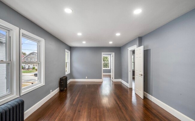 Photo - 402 Morse Ave