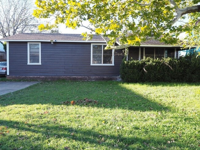 Building Photo - 4508 Bennett Ave