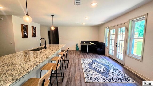 Photo - 923 Fortune Dr