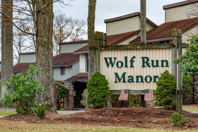 Wolf Run Manor Entrance Sign - Wolf Run