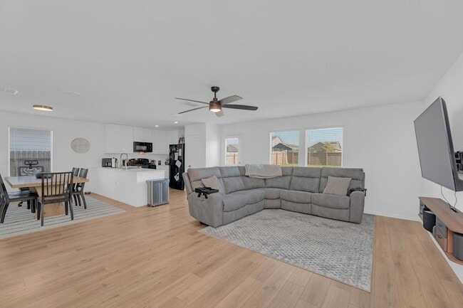 Building Photo - 2324 Willkomen Wy