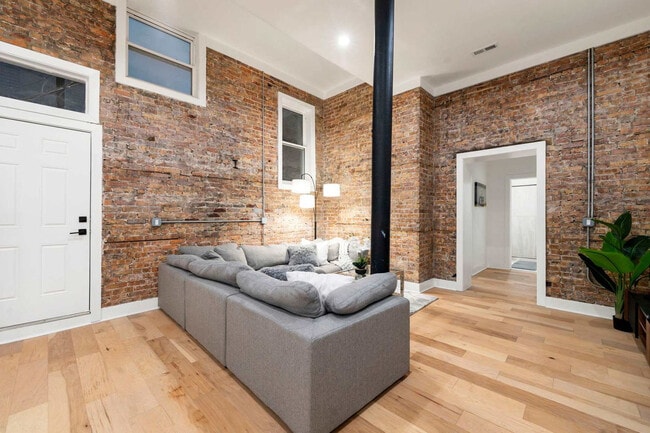 Photo - 1941 W Augusta Blvd Unit ID1381286P