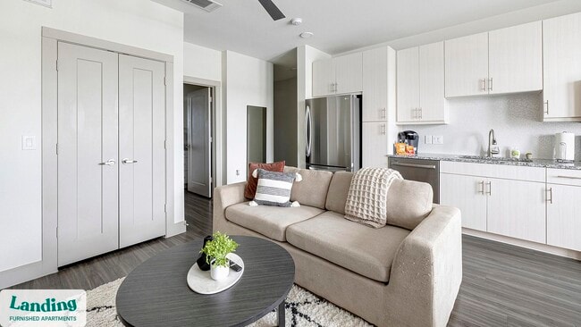 Building Photo - 3383 Cedarplaza Ln Unit 1319