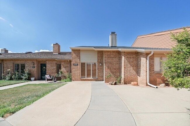 Building Photo - 3456 Gladstone Ln