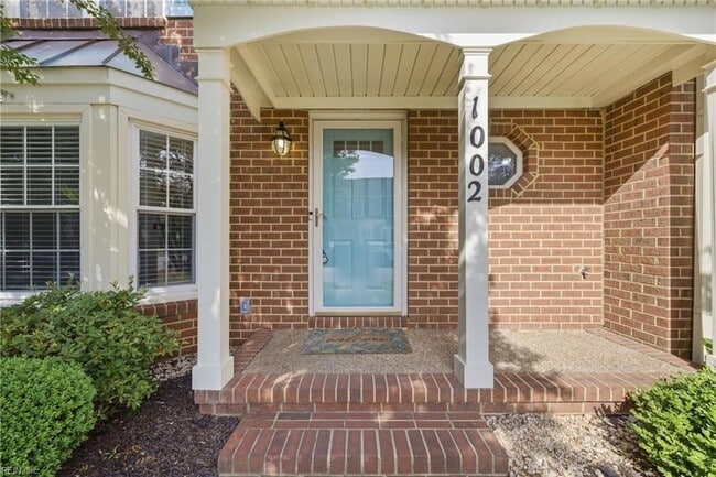 Photo - 1002 Colonial Meadows Way