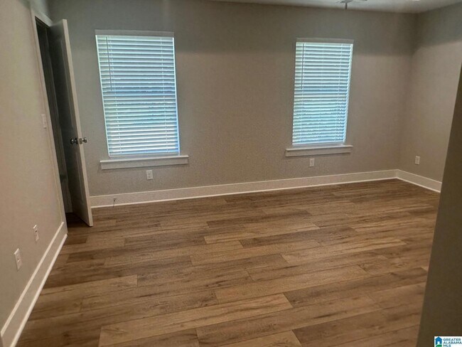 Photo - 15 Colonial Ln