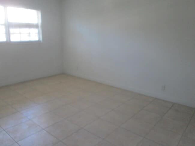 Photo - 405 N Cypress Dr Unit 5