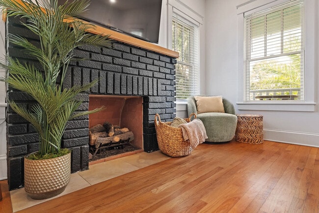 Photo - 211 Arpieka Ave Unit ID1285567P