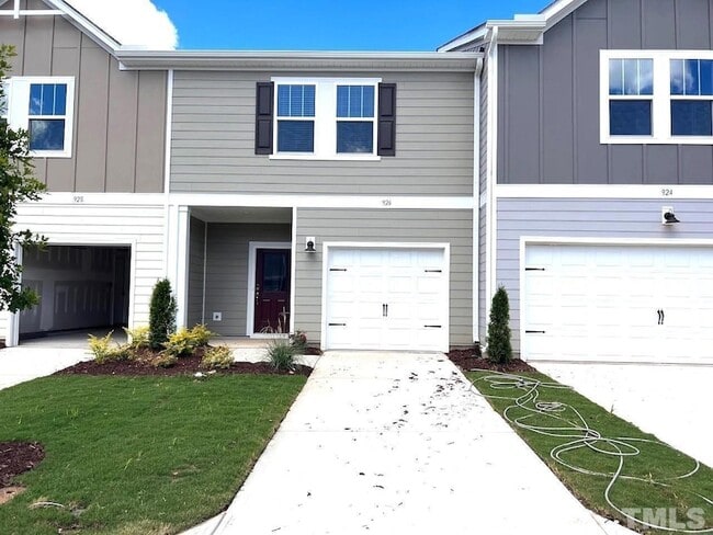 Building Photo - 926 Field Ivy Dr