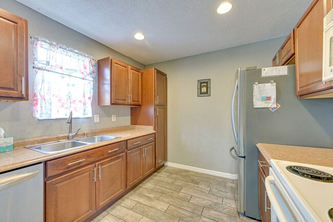 Photo - 1555 N Tuttle Ave Unit SI ID1545777P