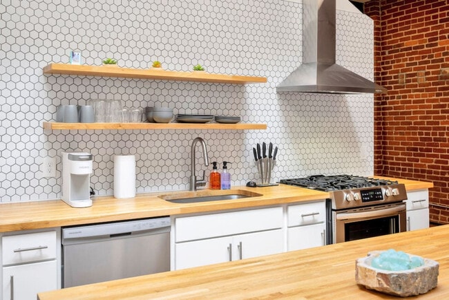 Photo - 120 E 13th St Unit ID1056090P