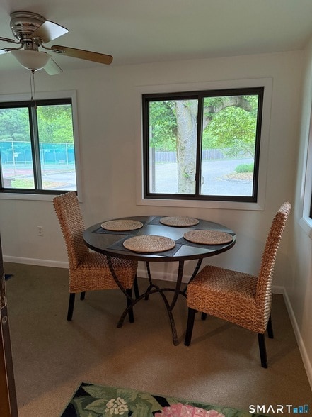 Photo - 139 Hollister Way N