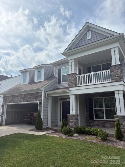 Building Photo - 718 Elam St