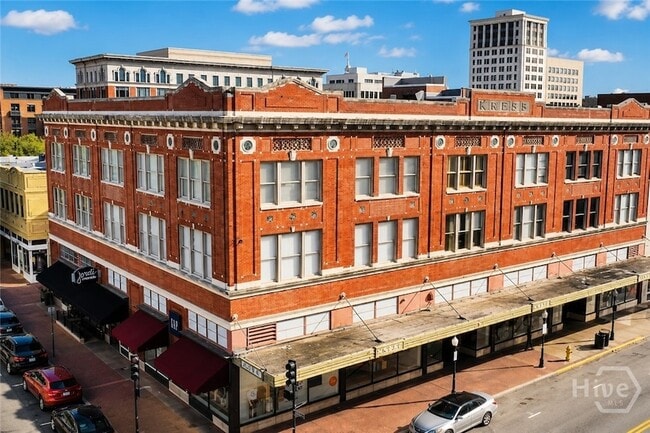 Building Photo - 122 W Broughton St Unit 202