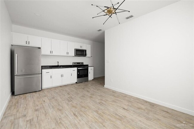 Photo - 1429 W Harrison Ave Unit 6