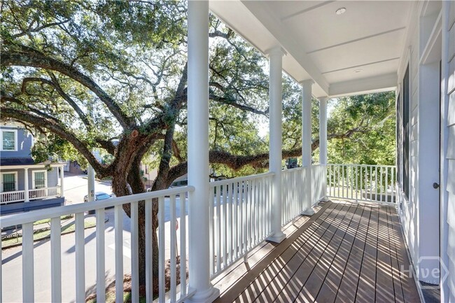 Photo - 222 W 39th St